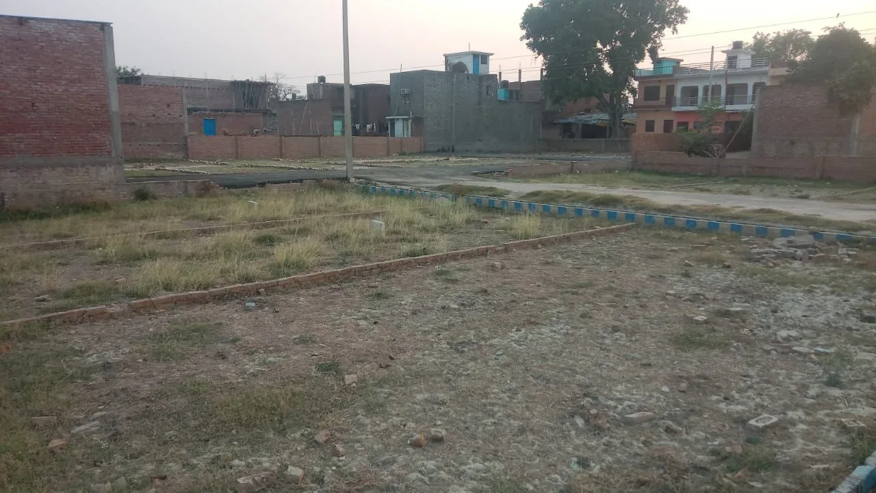 Plot available on 4 lane highway 2