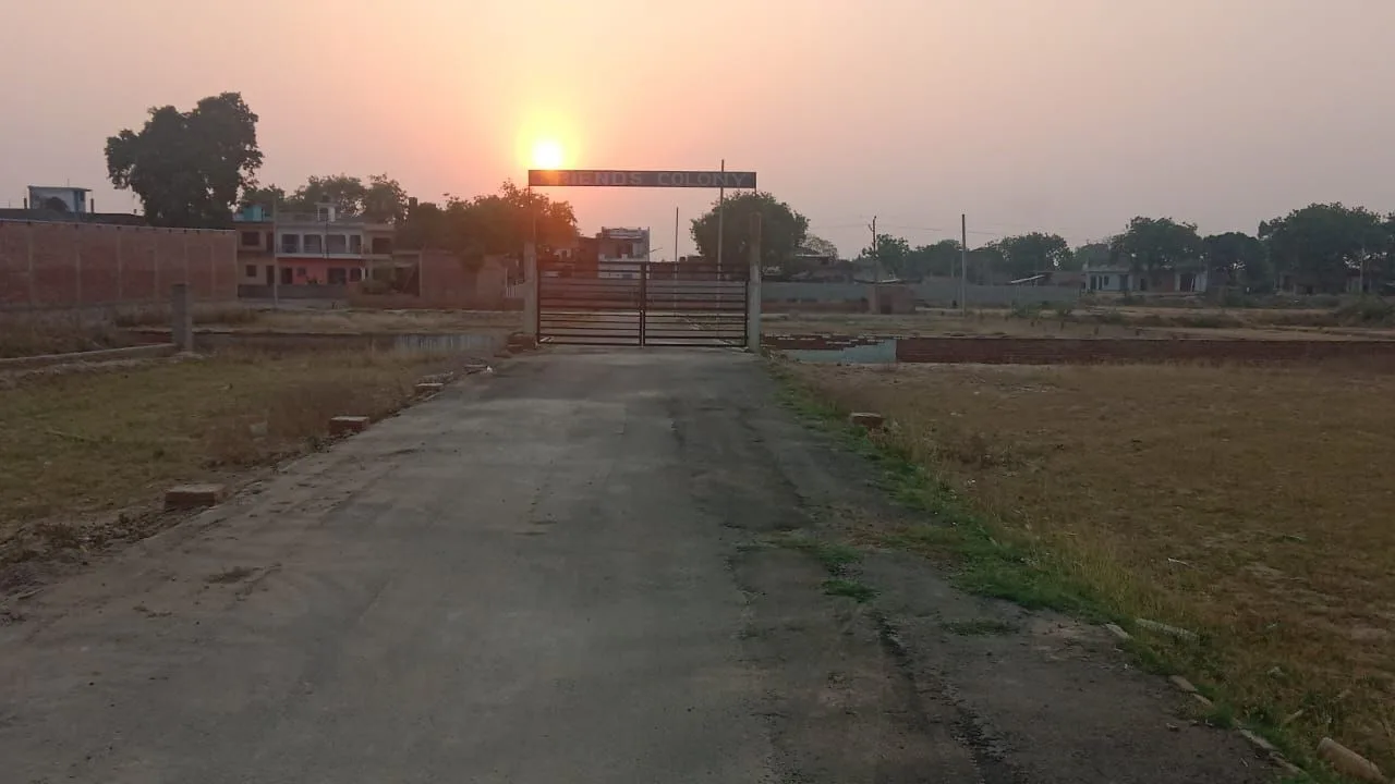 Plot available on 4 lane highway